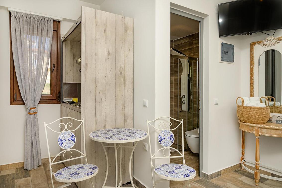 Meltemi Luxury Apartments Неа-Рода Экстерьер фото